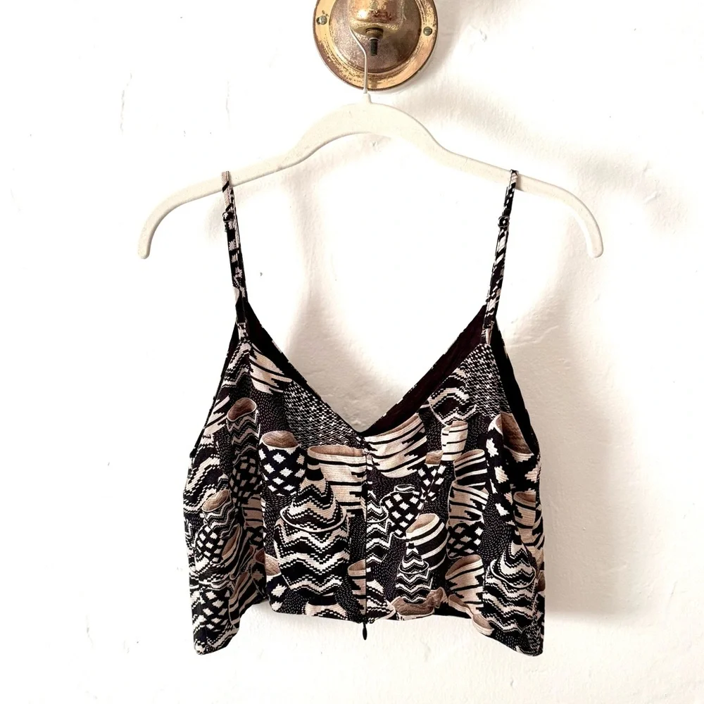 Black and Beige Patterned Crop Top - Picture 2 of 6